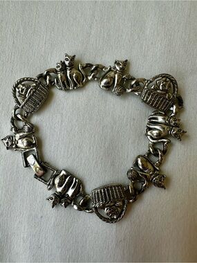 Vintage Silver Tone Cat Bracelet Kitty Kitten Figural Link Basket Yarn Jewelry